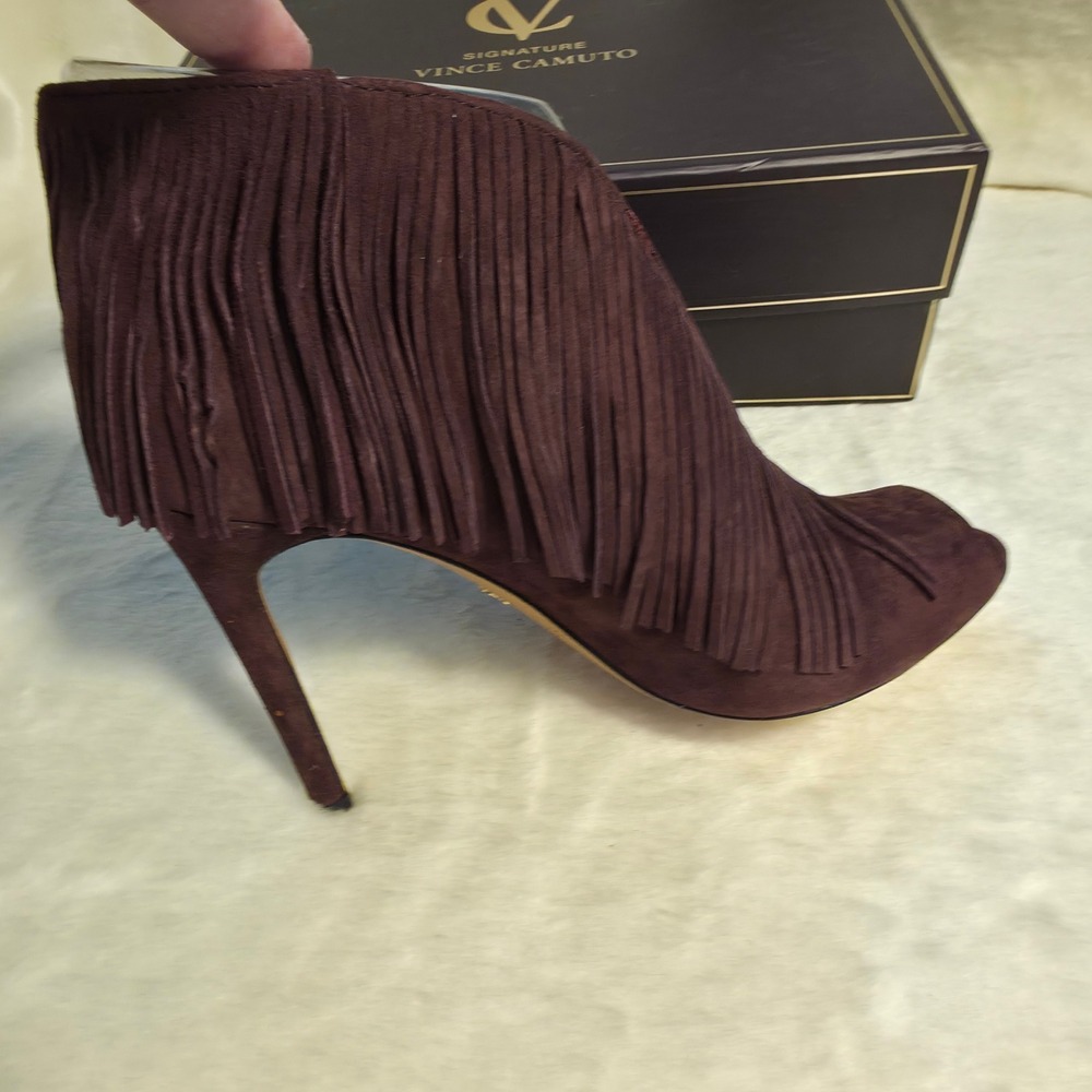 Vince Camuto Signature Fringe Bootie Heels Wine Burgundy Suede Womens 8M NEW - Picture 4 of 10